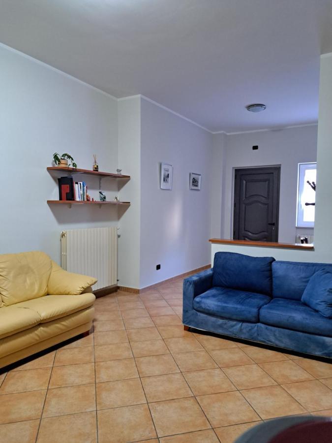 La Casa Di Mezzo-Affitti Brevi-Zona Ospedali Villa Busso Eksteriør bilde