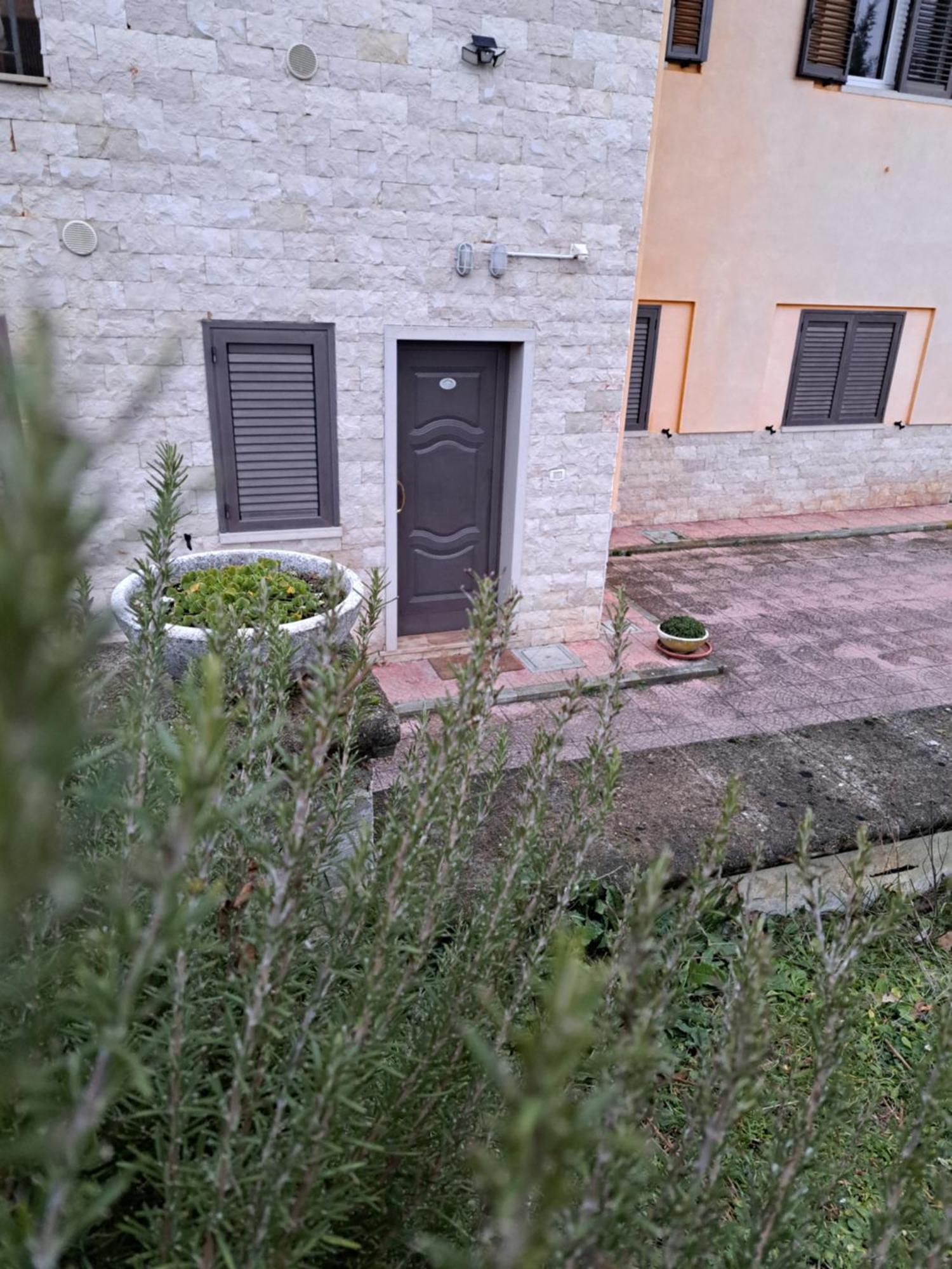 La Casa Di Mezzo-Affitti Brevi-Zona Ospedali Villa Busso Eksteriør bilde